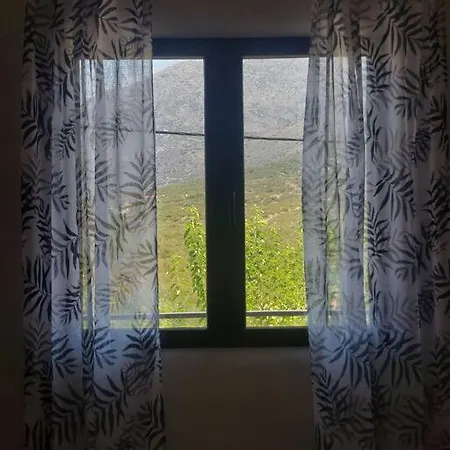 λευκιασ. *
